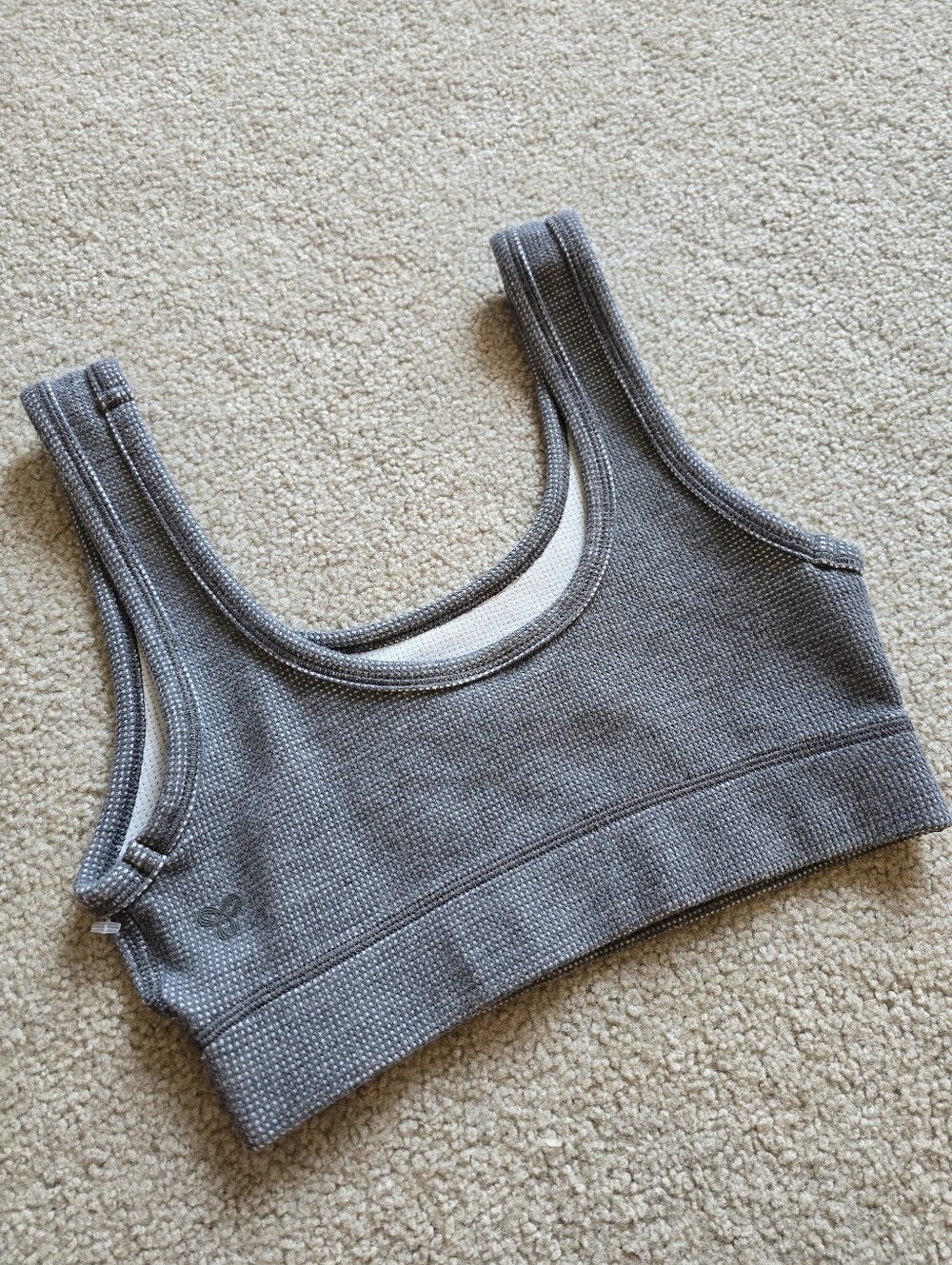 TNA Aritzia Seamless Heather Gray Sports Bra - Comfortable Everyday Support